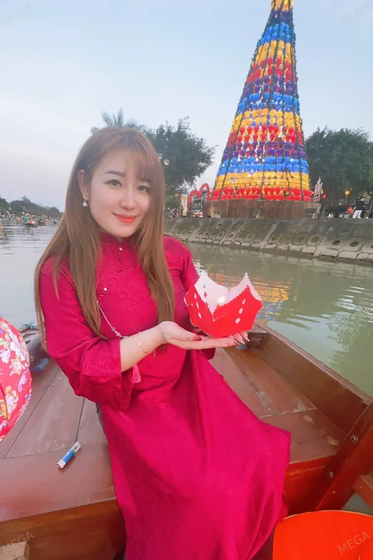 ダナンのガールズバー GOD Bar Loungeのベニさん