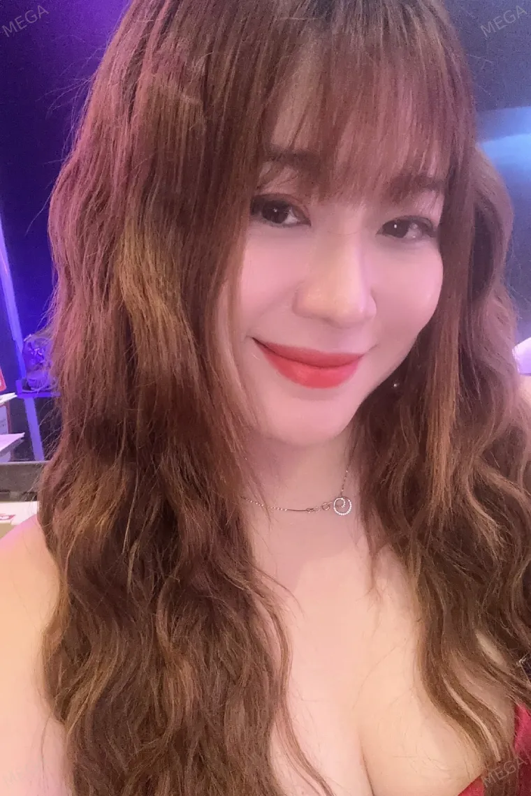 ダナンのガールズバー GOD Bar Loungeのベニさん