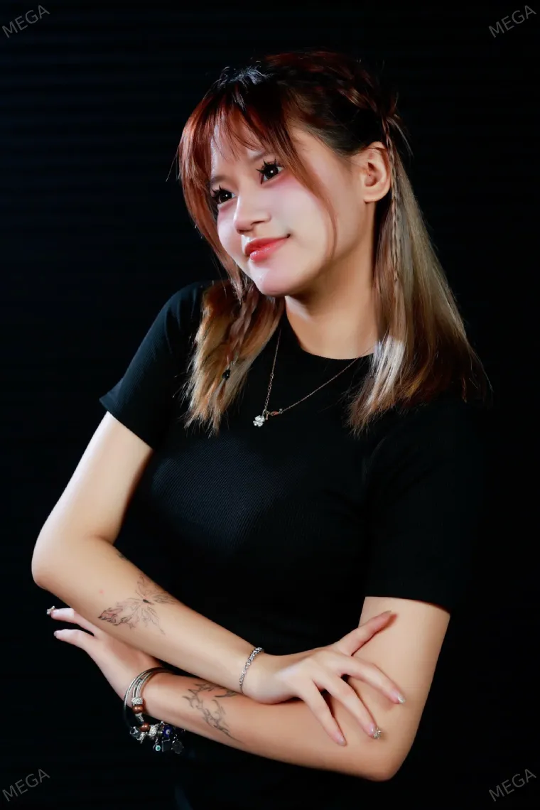 ホーチミンのレタントンのガールズバー 　Twenty Two Private Loungeのジュリアンさん