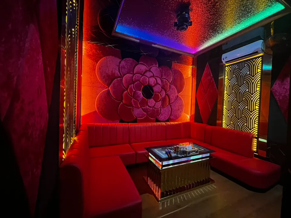 PREMIER Lounge店舗写真