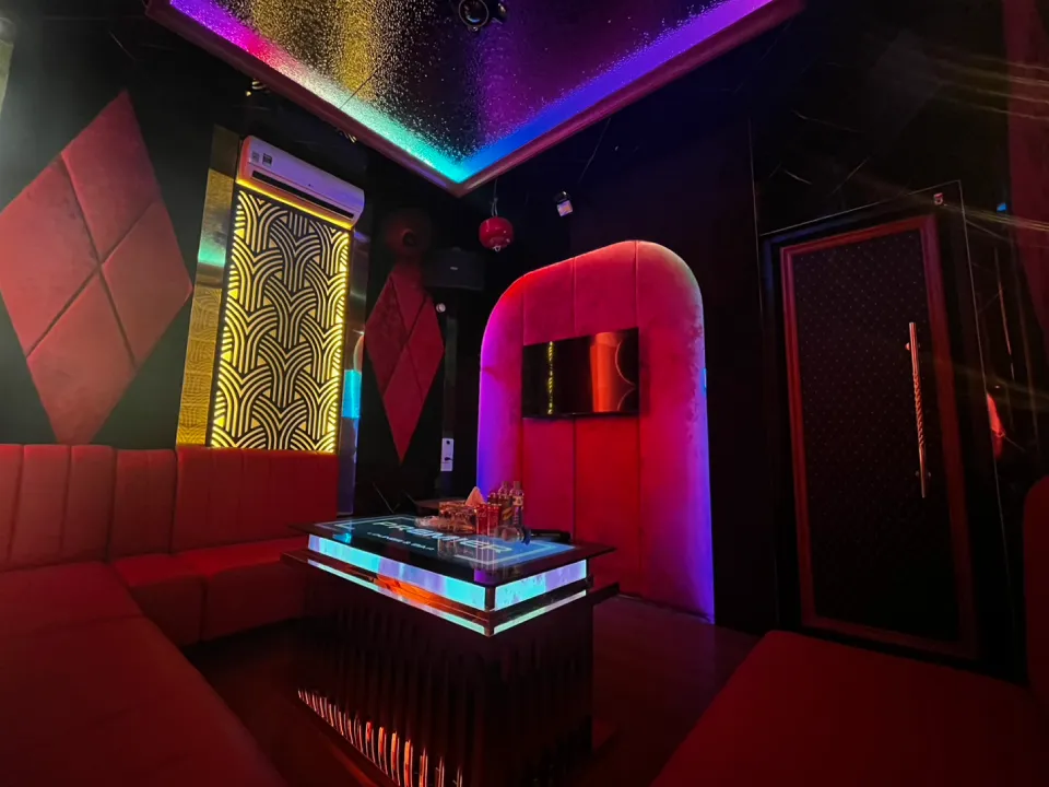 PREMIER Lounge店舗写真