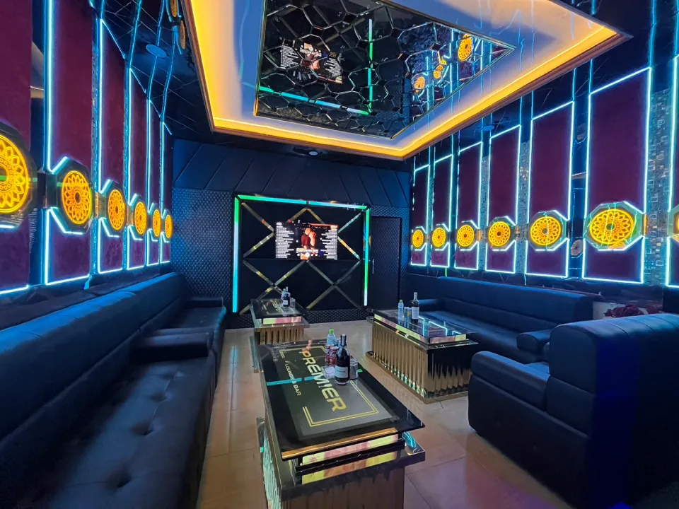 PREMIER Lounge店舗写真