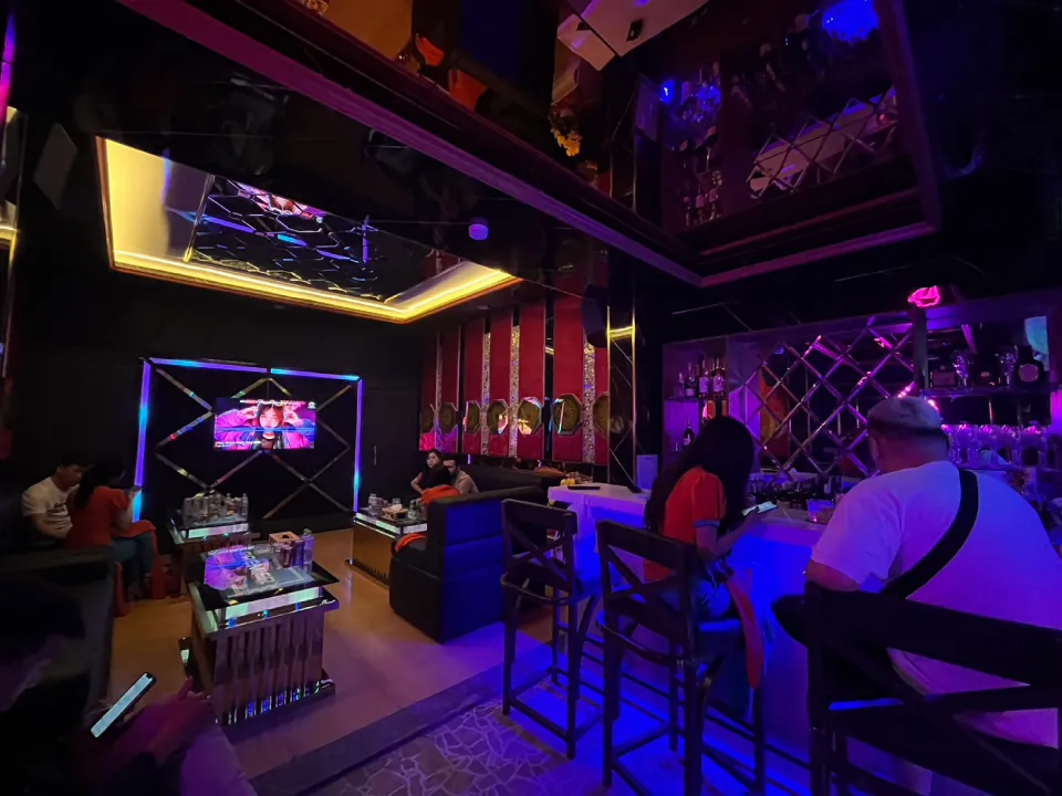 PREMIER Lounge店舗写真