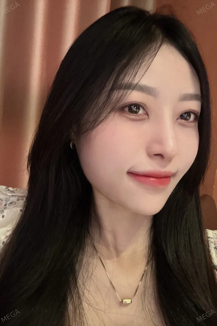 ダナンのガールズバー GOD Bar Lounge2のロズさん