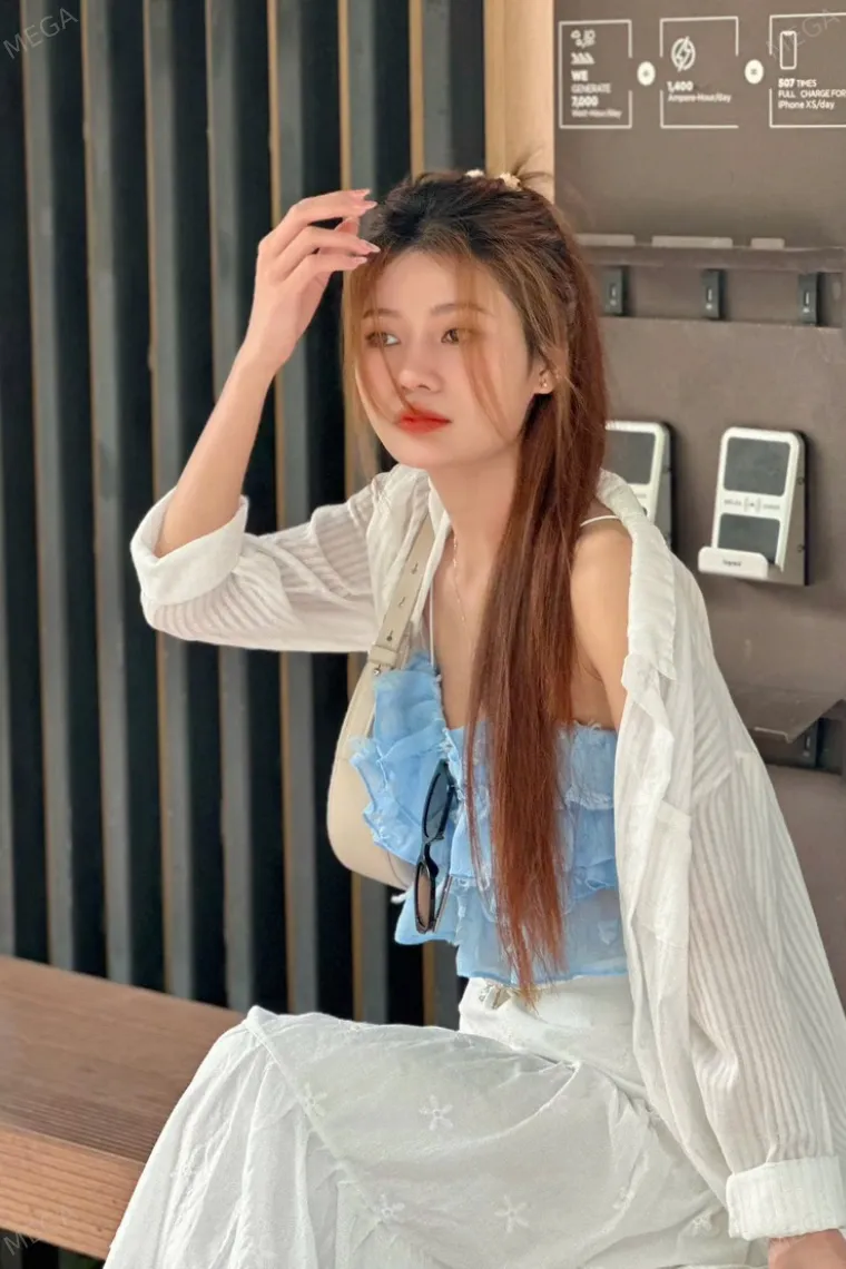 ダナンのガールズバー GOD Bar Loungeのシズさん