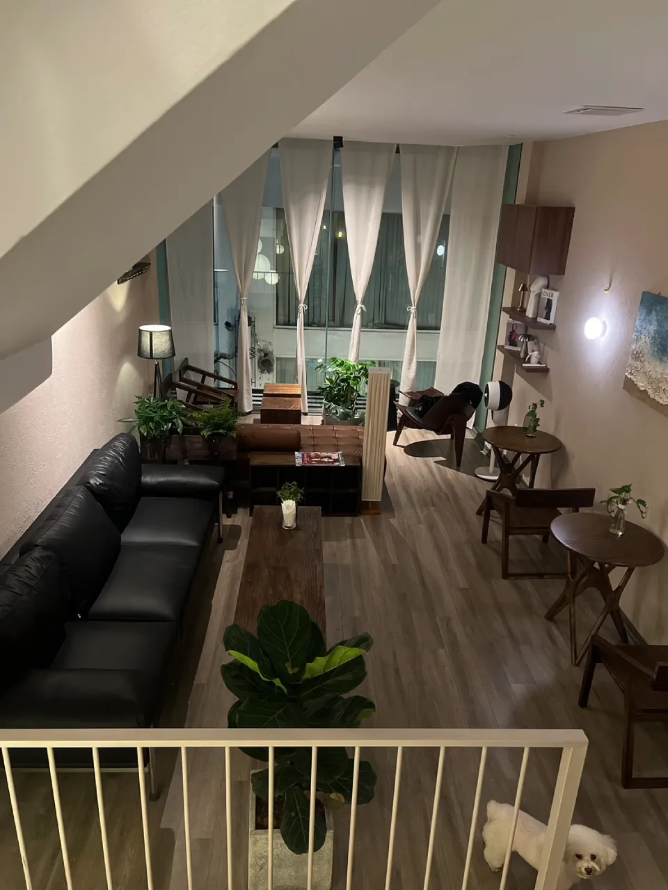 EDI Lounge & Barの店舗写真