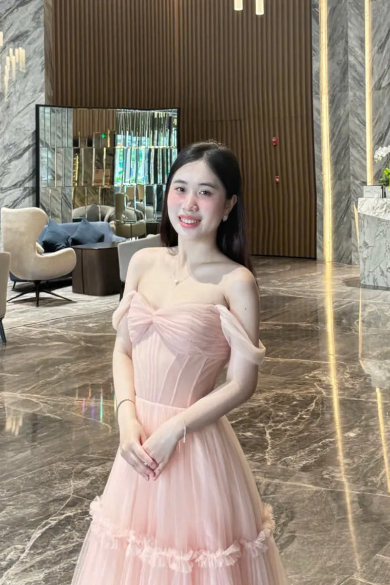 ダナンのガールズバー BUBBLE TOKYOのエリさん