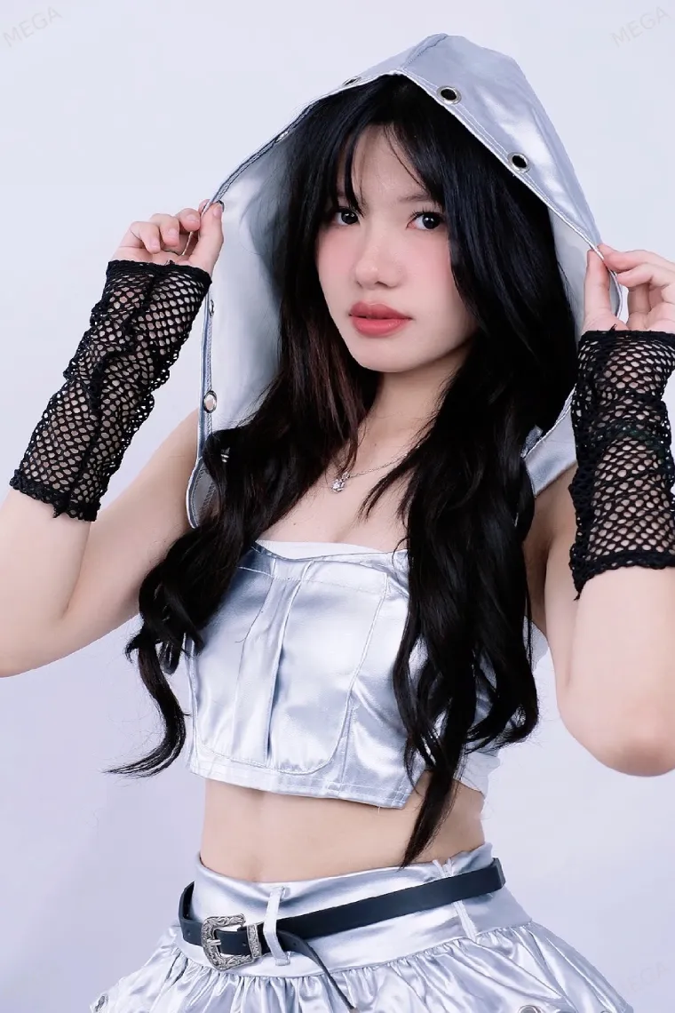 ハノイのリンランのガールズバー Kitsune Barのヘリーさん