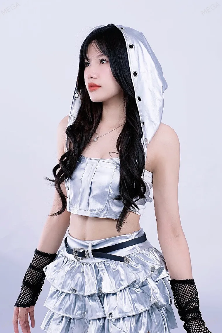 ハノイのリンランのガールズバー Kitsune Barのヘリーさん